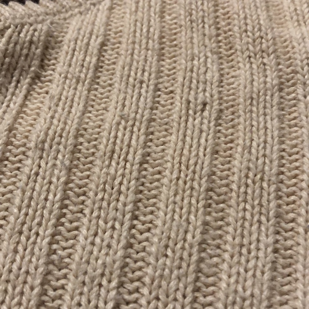 Neutral sweater - Picture 3 of 5